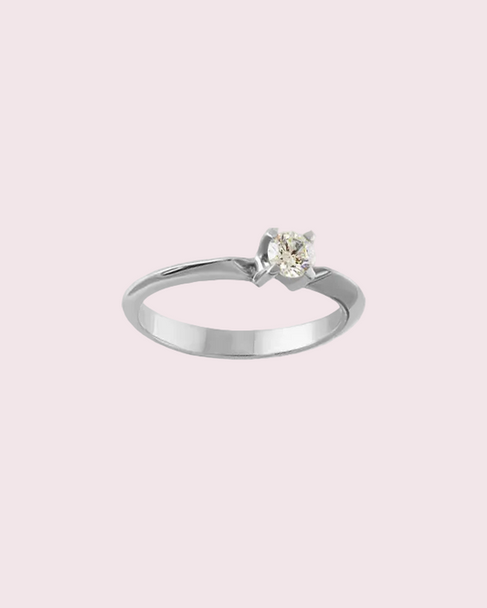 Floating diamond ring