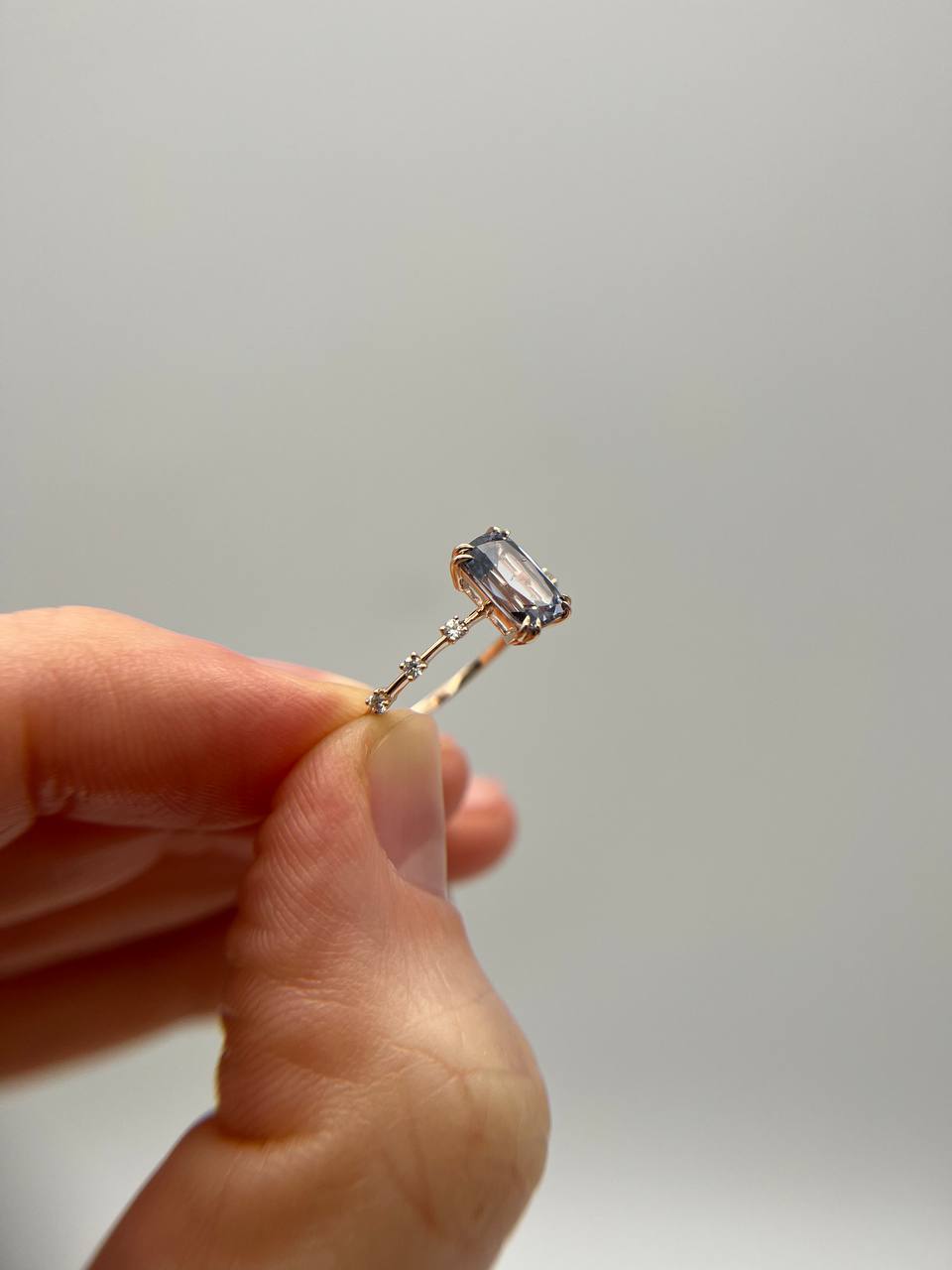 Grey Spinel Rose Gold Band