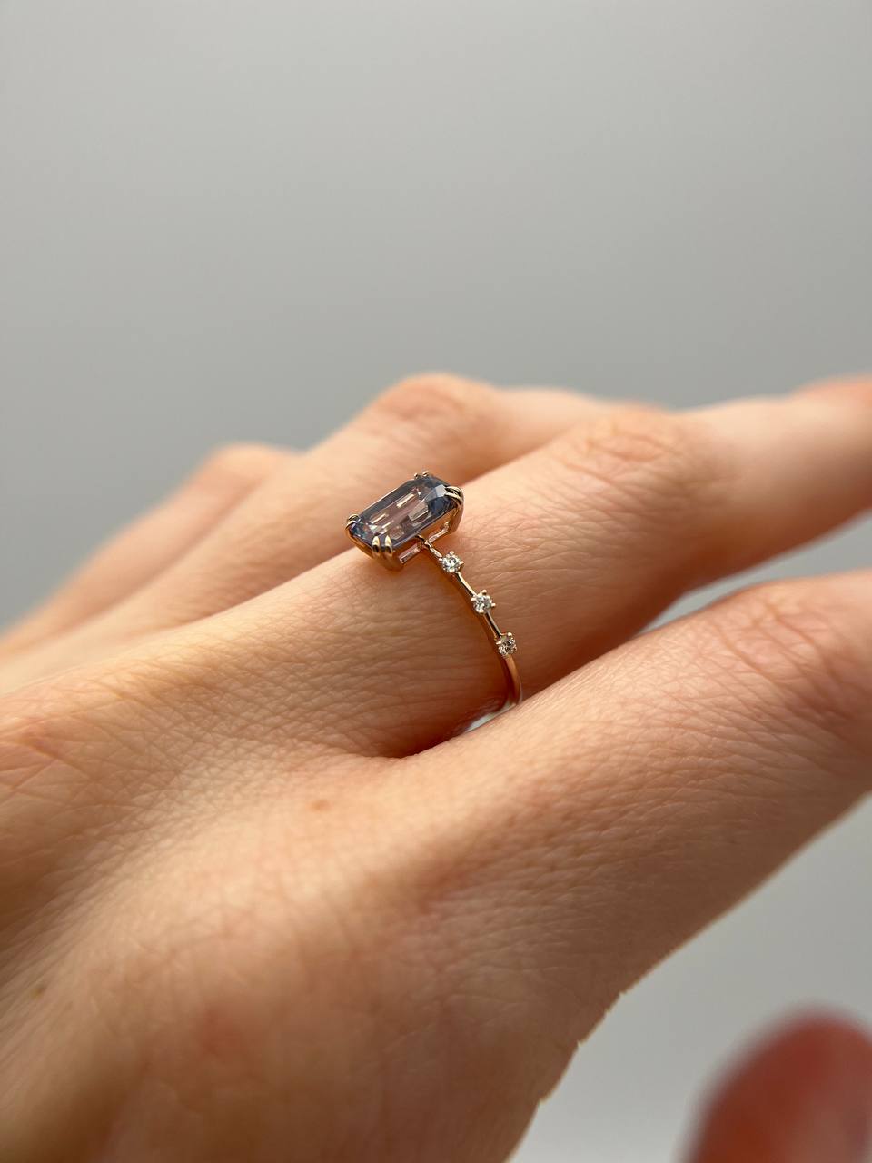 Grey Spinel Rose Gold Band